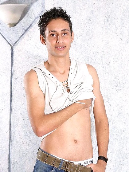 Skinny latino boy Mauricio strokes dick