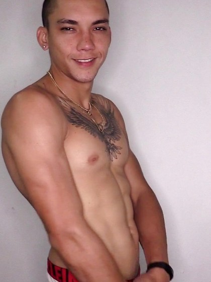 Tattooed Skinhead Works His XXL Cock